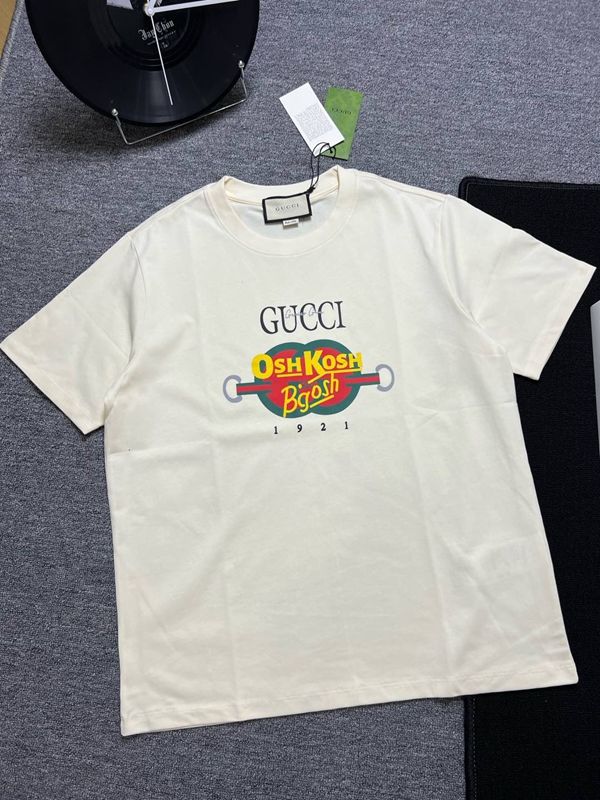 ブランドTシャツ側面デザイン